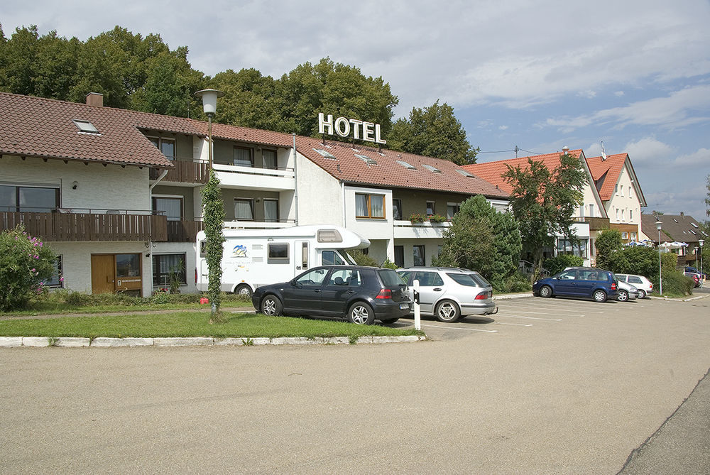 Landhotel Gasthof am Berg Dornstadt Exterior foto