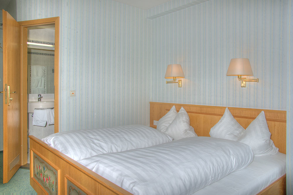 Landhotel Gasthof am Berg Dornstadt Exterior foto
