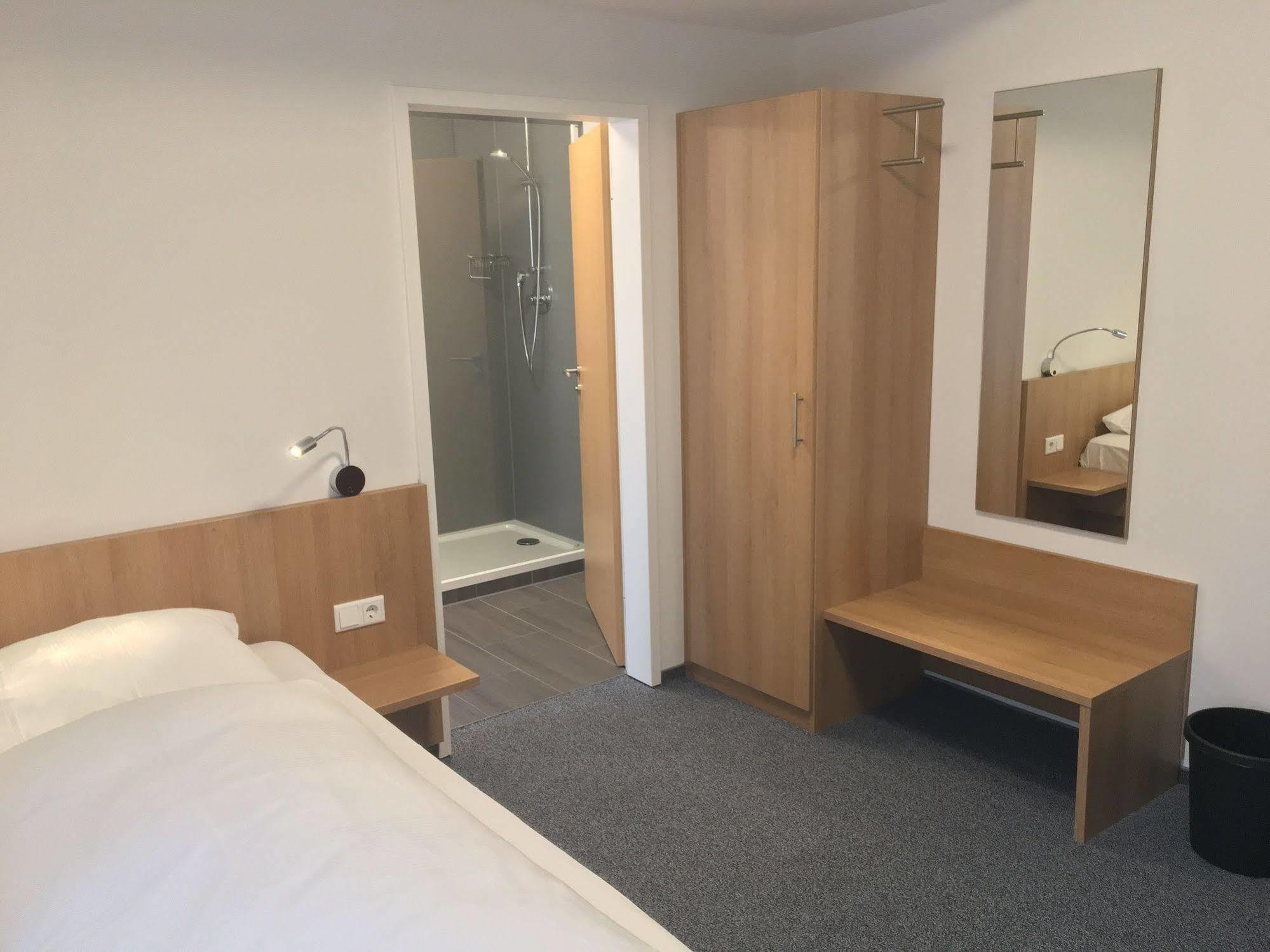 Landhotel Gasthof am Berg Dornstadt Exterior foto